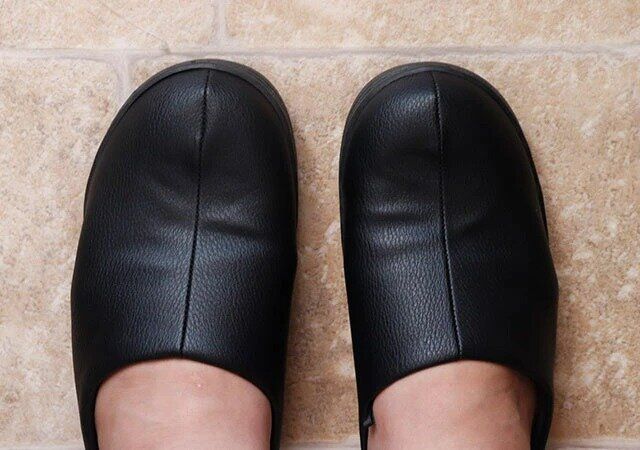 ダイソー スリッポン（合皮、22cm～24cm）