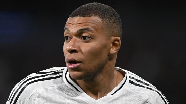 26歳の世界的スター選手、自らの股間を掴む行為で調査対象に…懲戒処分か