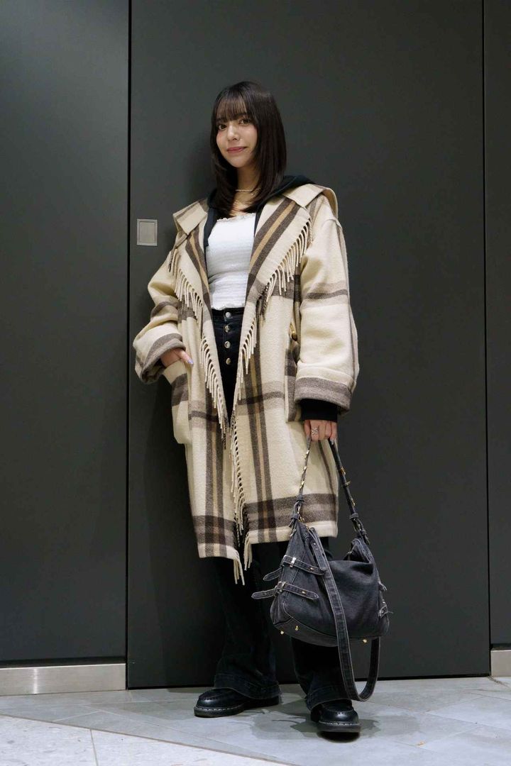 画像1: 年代物のファッション×今風の着こなしがポイント