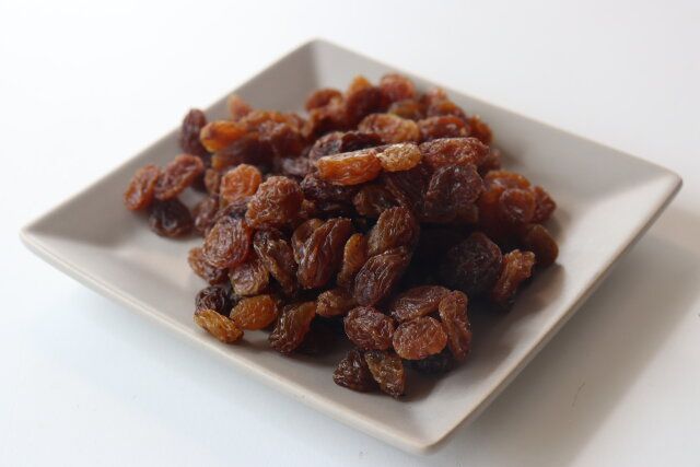 ダイソーのトルコ産 ゴールデンレーズンはおやつにも料理にも使える