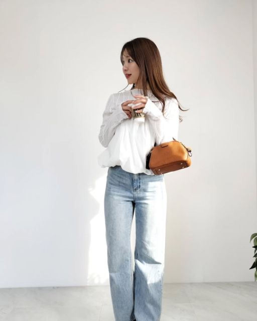 バブルヘムミニスカートを着たコーデ