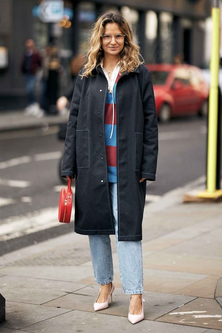 画像: 太めボーダーの抜け感とデニムが呼応して