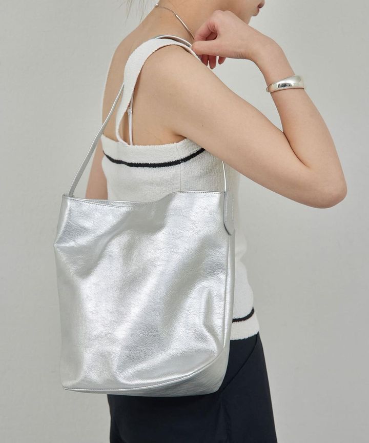 画像: 「ワンハンドルトートバッグ」[縦29✕横19✕マチ13cm]￥19,800【2.718】※2025年4月中旬頃発売予定 出典：ガリャルダガランテ