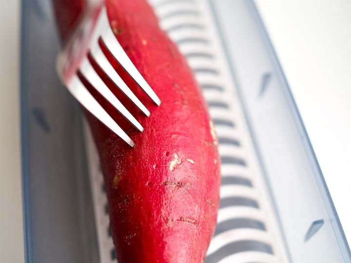 ダイソーの電子レンジ調理器 とうもろこし・さつまいも