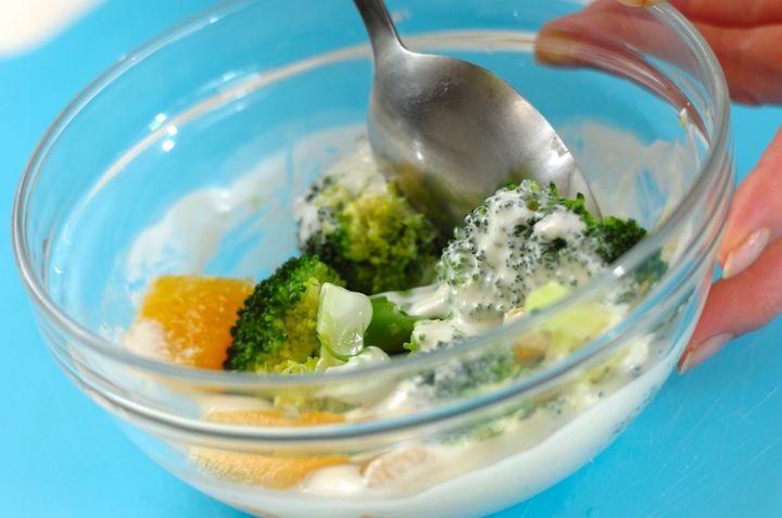 ブロッコリーとオレンジのサラダの作り方1