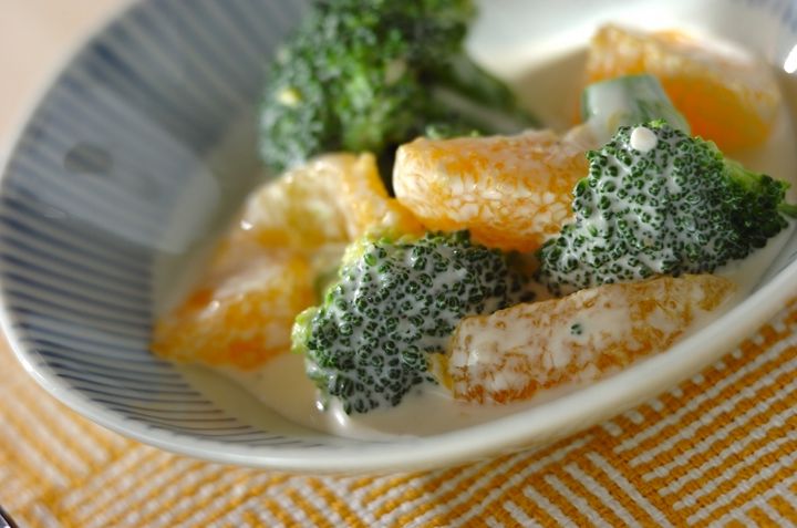 ブロッコリーとオレンジのサラダ