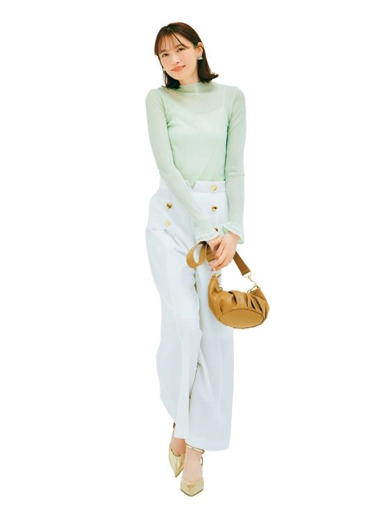 淡色でつくる爽やかパンツ休日コーデ