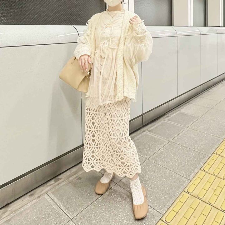 画像: ホワイトレイヤードコーデ