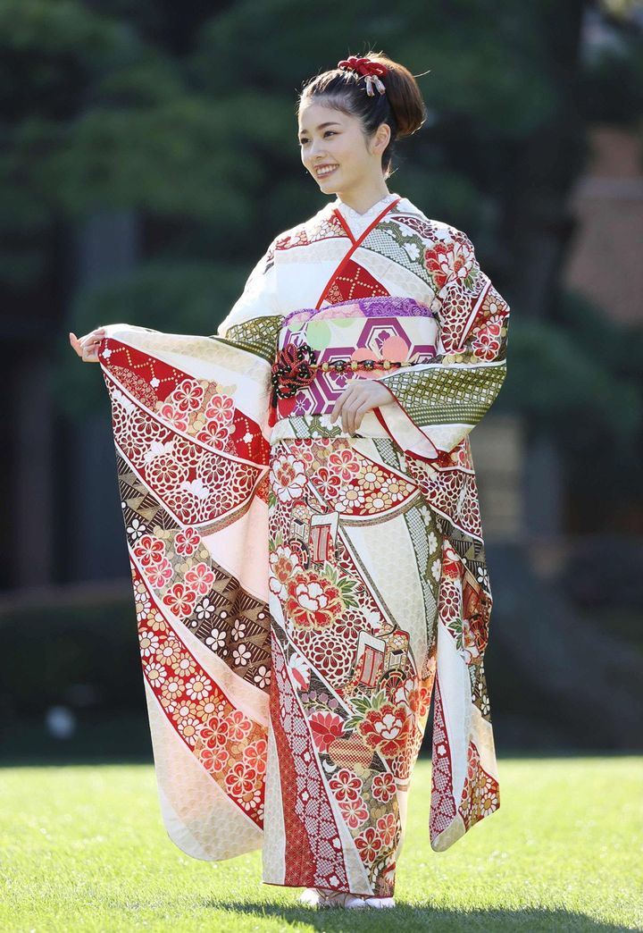 2022年オスカープロモーション新春晴れ着撮影会での小芝風花（＝2021年12月9日、東京都港区の明治記念館）