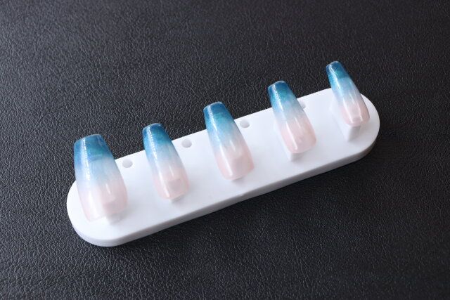 ネイルチップスタンド（2個） ネイルチップ装着後