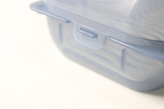 ダイソーの電子レンジ調理器 とうもろこし・さつまいも CGRのバックル