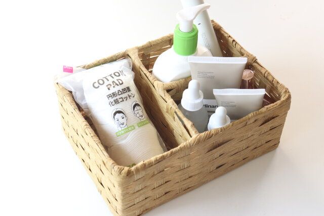 ダイソーのペーパーバスケット（3サイズアソート、ベージュ・ブラウン）の仕切りあり