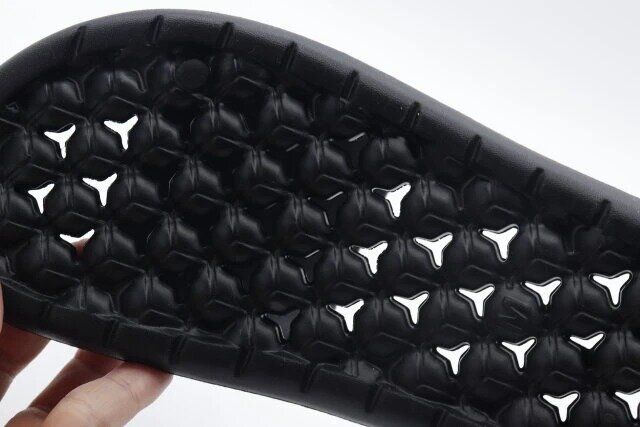 ダイソー 穴あき 足裏