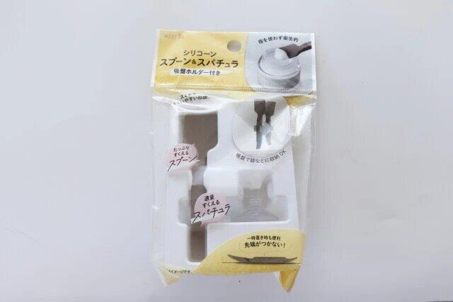 ダイソーのシリコーン スプーン＆スパチュラ 吸盤ホルダー付きのパッケージ