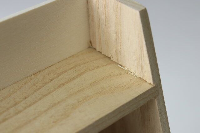 ダイソーの端の処理が甘いインテリア収納ボックス（3段）