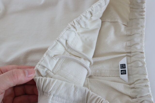 ユニクロユーのイージーカーブパンツ4