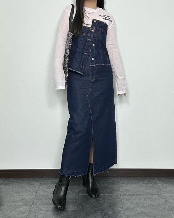 しまむらのホワイトの「シアープルオーバー」×デニムスカート