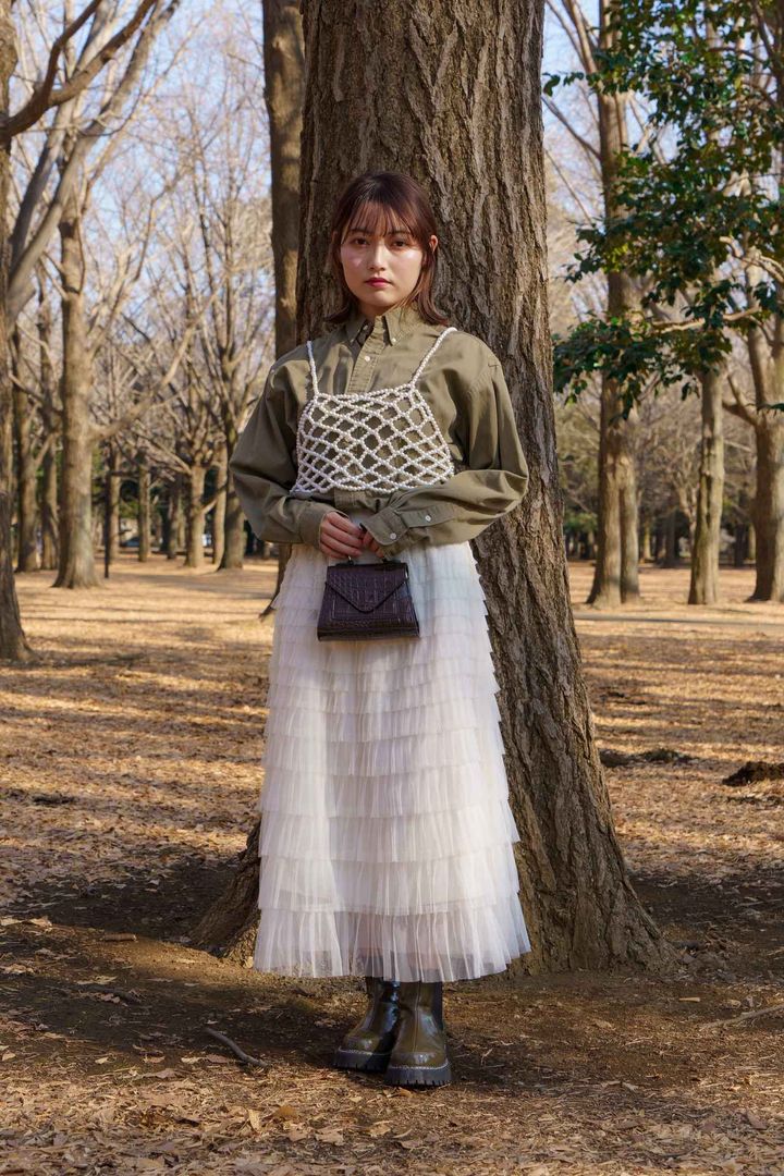 画像1: 冬の肌見せとアクセ使いがポイント