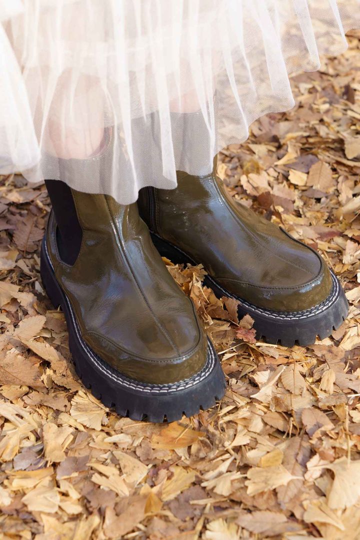 画像5: 冬の肌見せとアクセ使いがポイント