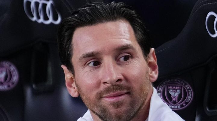 メッシ、テニス界のサッカー大好きスターと対面！定番ネタでイジられる