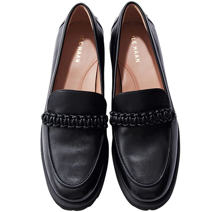 コール ハーンの黒ローファー