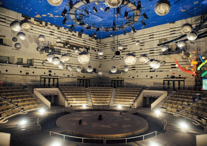 1008個ものスピーカーから流れる音に包まれたというホール。