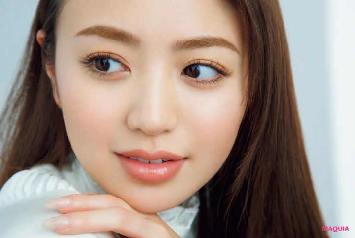 ドキドキの異動初日、メイクはどうする？ チークの上にツヤを仕込んで好印象をGET_5