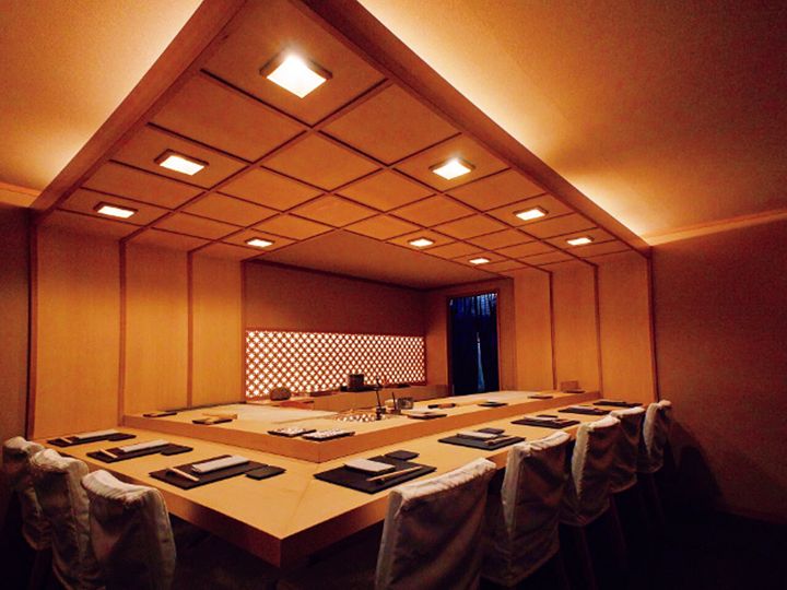 西荻窪『鮨 まるふく』の内観