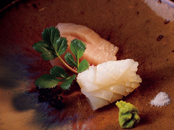 西荻窪『鮨 まるふく』のサワラとスミイカの刺身