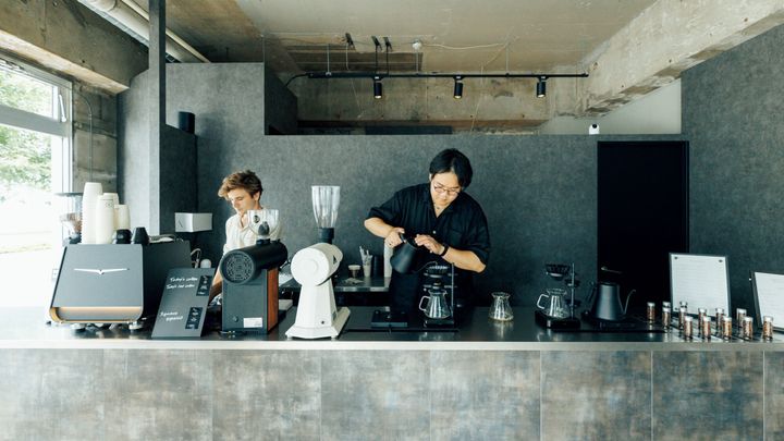 東京〈アポロンズ・ゴールド・キタノマル〉店内
