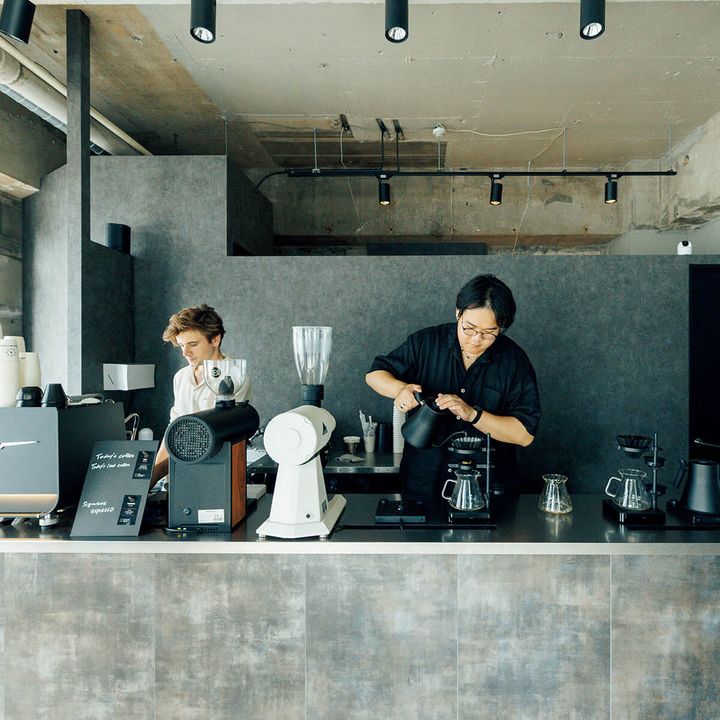 東京〈アポロンズ・ゴールド・キタノマル〉店内