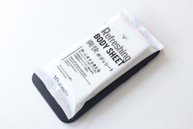 ダイソーの爽快ボディシートはポケットサイズで持ち運びに便利