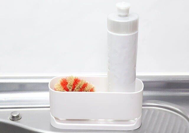 ダイソーの水きれできるスポンジ＆洗剤ホルダー2