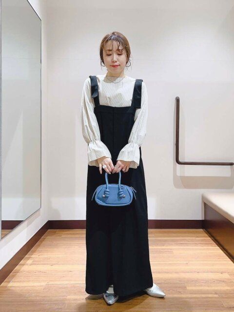 黒ジャンパースカートコーデ4