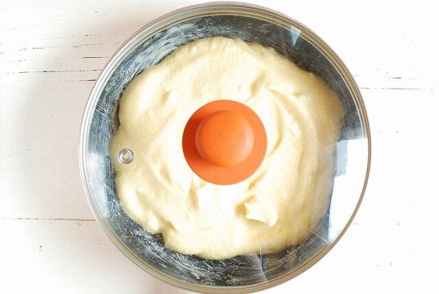 フライパンの蓋をして、弱火にかけ6分加熱する。