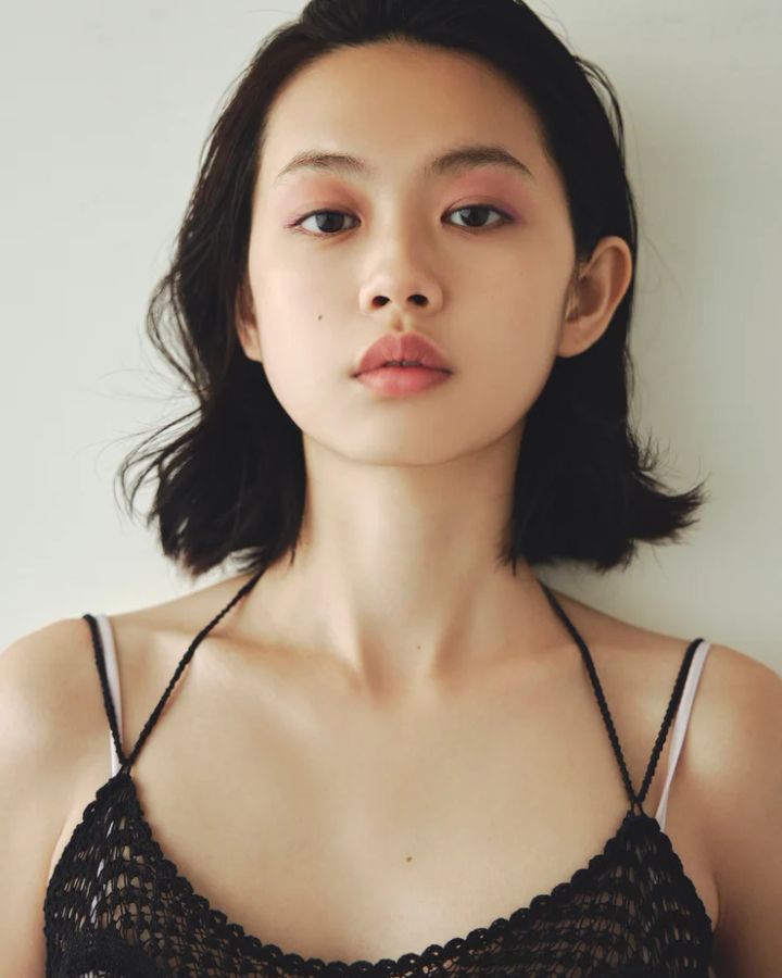 ピンクメイク、モデル１