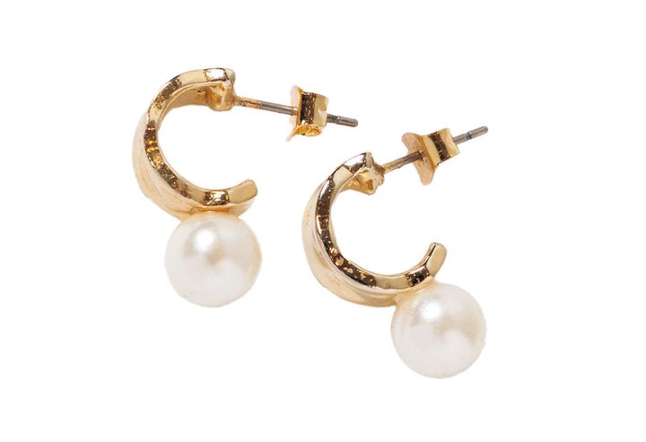 Her lip toのパールピアス