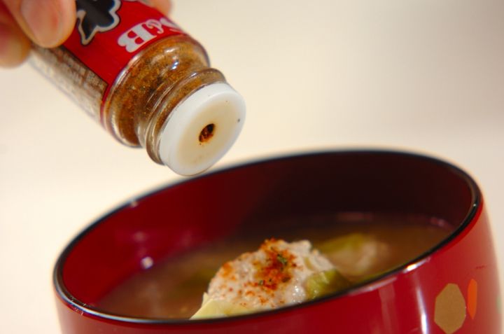 肉団子とキャベツのみそ汁の作り方3