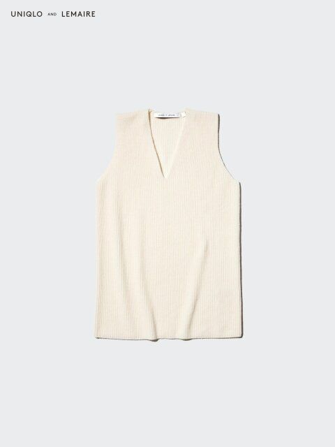 ユニクロのラムVネックセーター