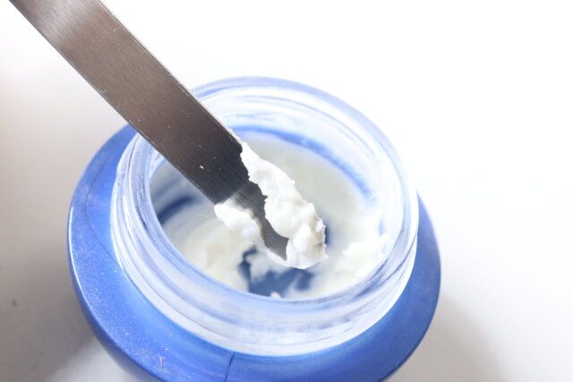 立つコスメスパチュラ 使用例