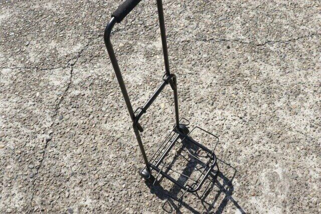 ダイソー500円折り畳みキャリー耐荷重量20kg