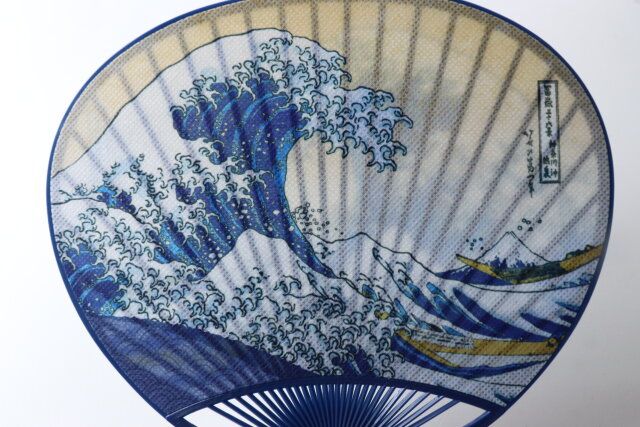 ダイソー 布うちわ（浮世絵、波）