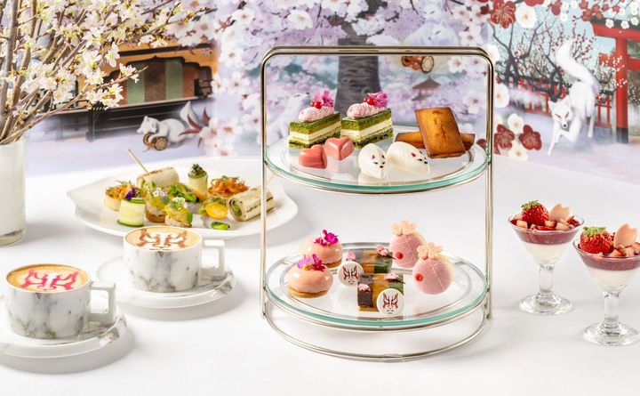 KABUKI et SAKURA à Hibiya Afternoon Tea（歌舞伎と桜のアフタヌーンティー）￥7,000 ⒸSHOCHIKU