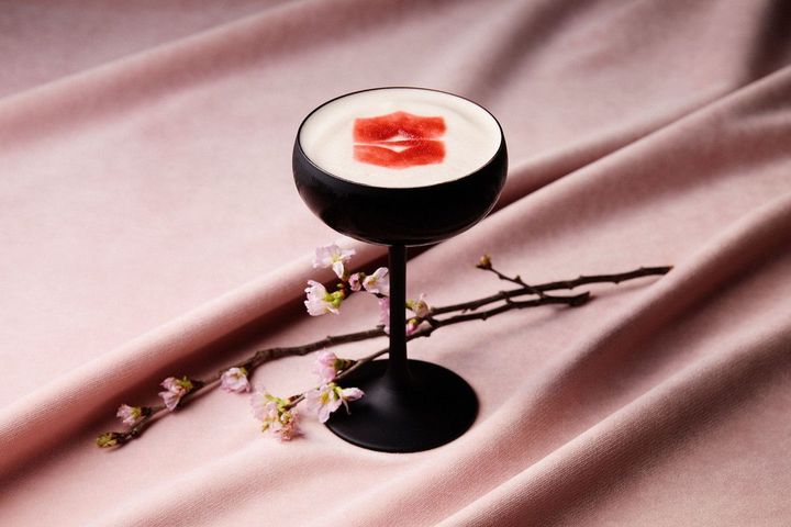 桜カクテル 各￥2,640（税込・サービス料別）