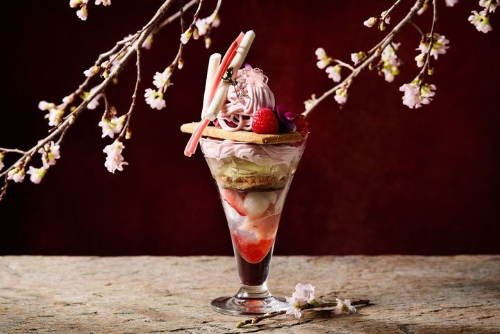 桜パフェ ￥4,180（税込・サービス料別）