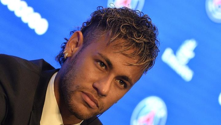 ネイマールの元代理人が暴露！「バルセロナでは年俸40億円、PSGでは65億円になった」