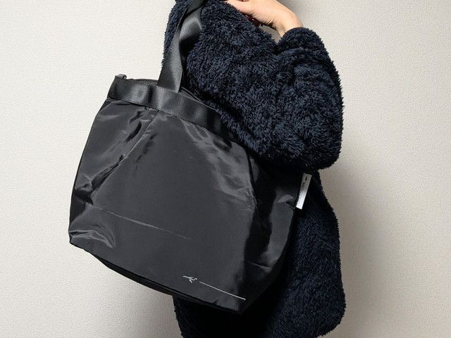 JTB完全監修トートバッグ肩掛けしたところ