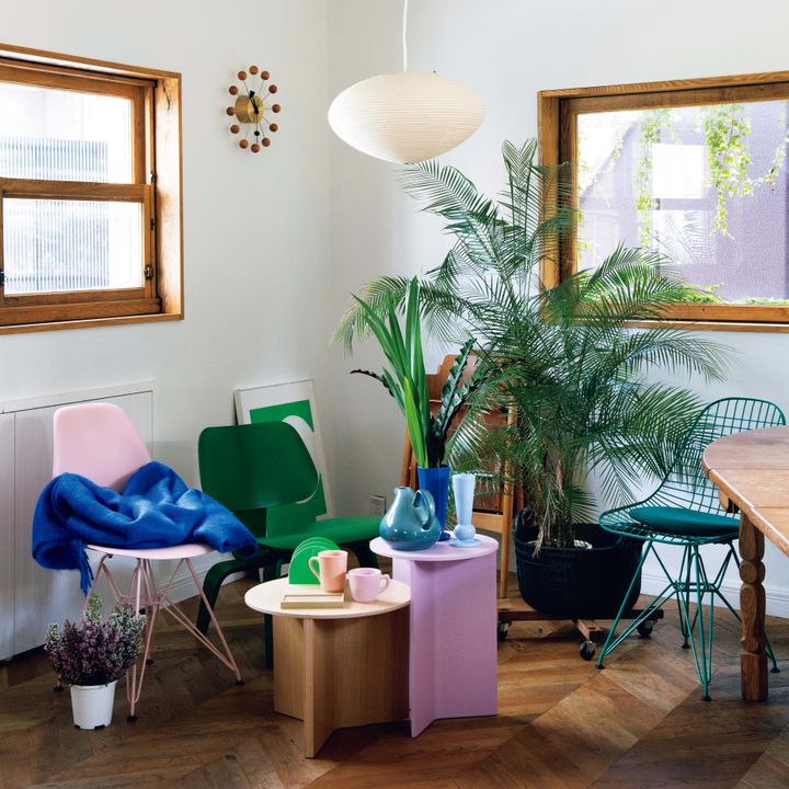 気分とモチベーションが上がる！ポップでシックな部屋作りのすすめ【ミッドセンチュリーなインテリア】