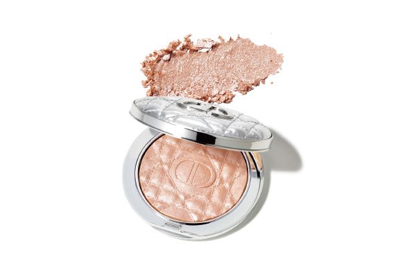 ディオールスキン フォーエヴァー グロウ ルミナイザー