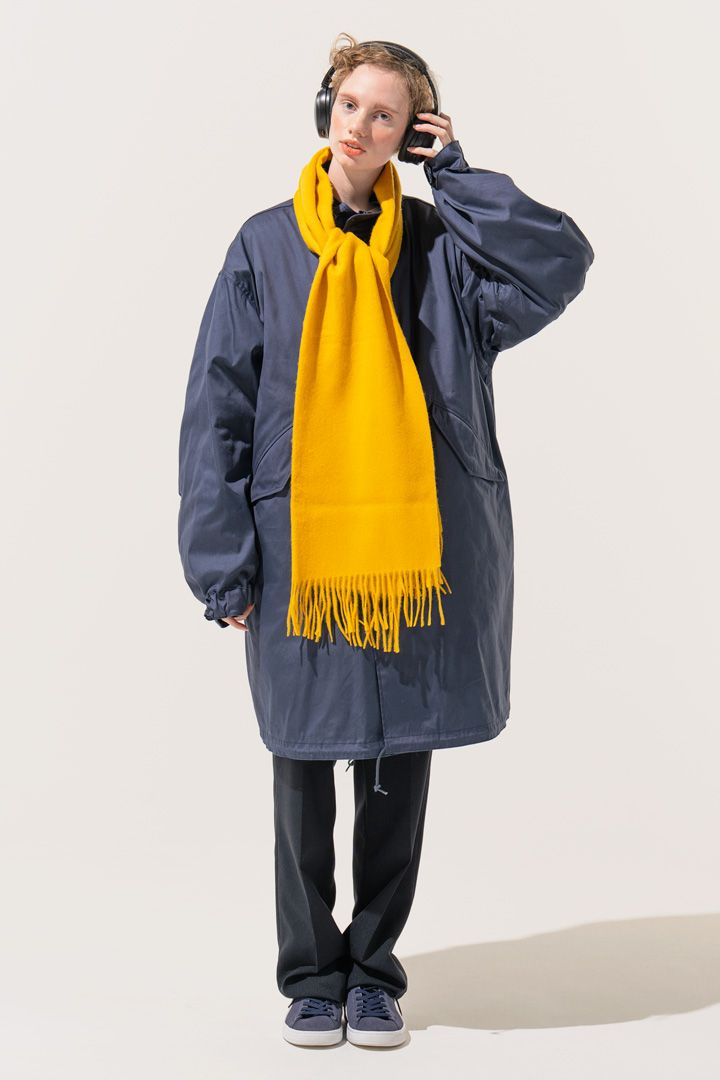 装いが一気に春めく！ベーシックカラーにカラーをプラスしたコーデ10選